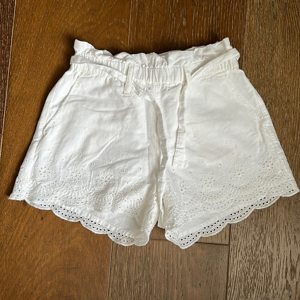 Gap girls eyelet shorts size s